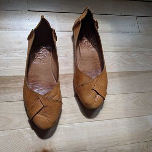 ELF tan flats, Sz 6